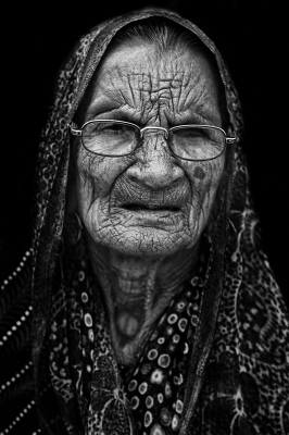 Muna Alzaabi