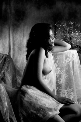 Nude/staged photography