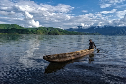 Lonely ship