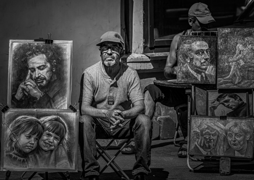 Painting seller