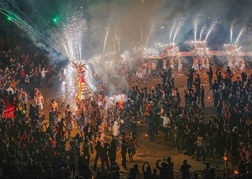 Fiery dragon dance