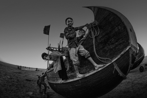 Moon Boat
