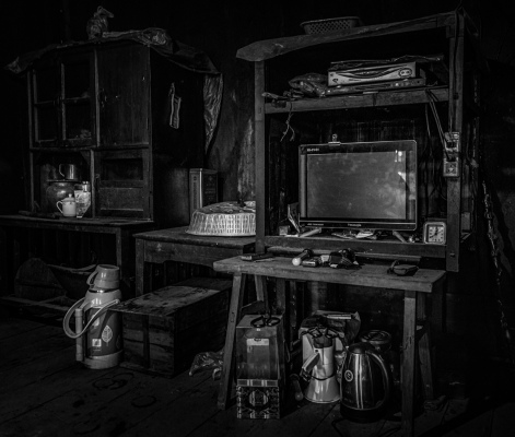 Monochrome 