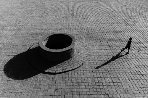 alone and shadow 