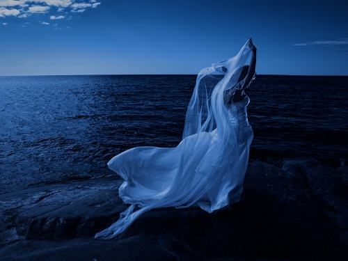 Blue moment